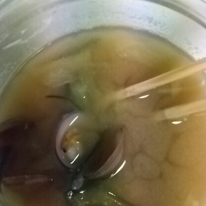 冷凍したシジミを用いて味噌汁にしたらとても美味しかったです(^-^)v